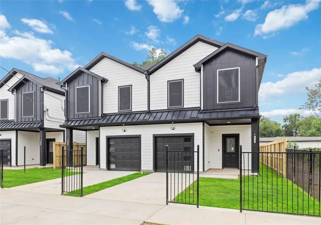 Photo 2 of Multi family home for sale at 6736 Paris St #A-B, Houston, TX 77021 | MLS# 61165605 | Listing updated on 2026-09-09