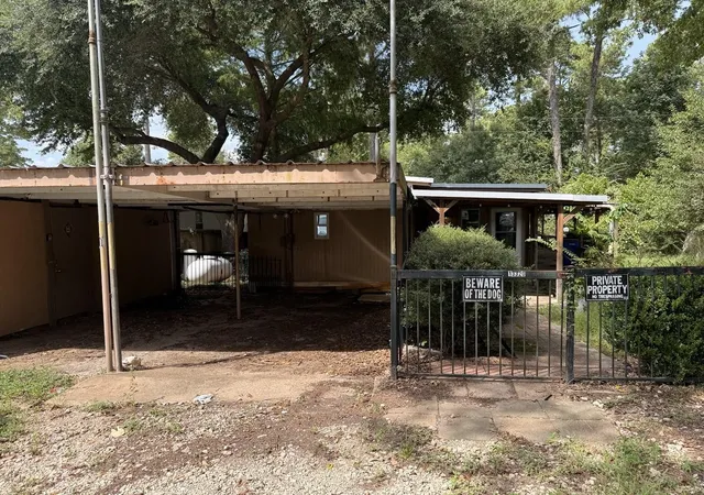Photo 2 of Single family home for sale at 13320 Brigadier Dr, Willis, TX 77318 | MLS# 37765892 | Listing updated on 2026-09-09