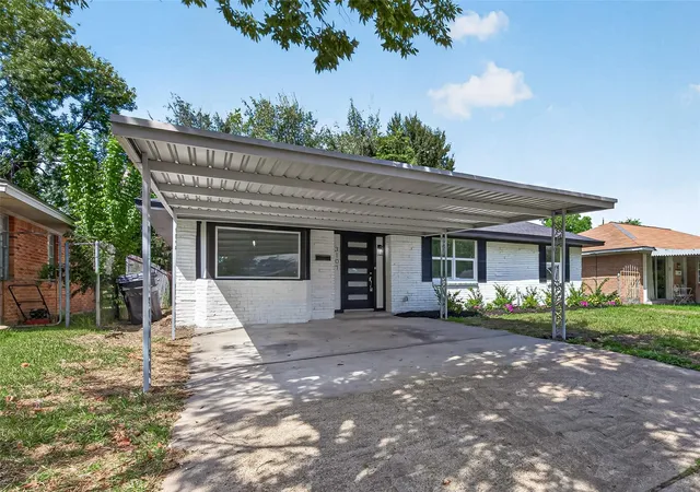 Photo 3 of Single family home for sale at 3107 Sunnydale Dr, Houston, TX 77051 | MLS# 73228901 | Listing updated on 2026-09-23