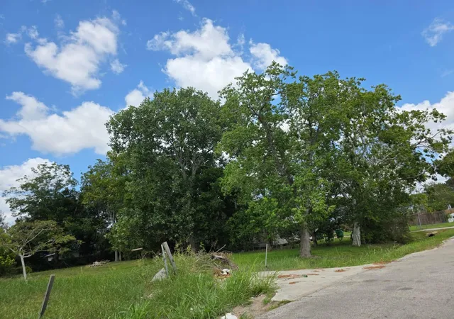 Photo 2 of Land for sale at 8914 Brandon St, Houston, TX 77051 | MLS# 79480176 | Listing updated on 2026-09-13