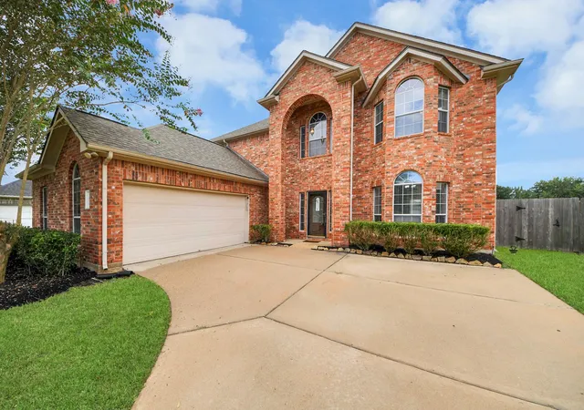 Photo 1 of Single family home for sale at 2014 Orchard Spring Dr, Pearland, TX 77581 | MLS# 8490989 | Listing updated on 2026-10-09