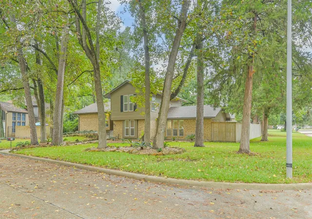 Photo 2 of Sale Pending at 91 April Wind Dr S, Montgomery, TX 77356 | MLS# 23378573 | Listing updated on 2026-10-06