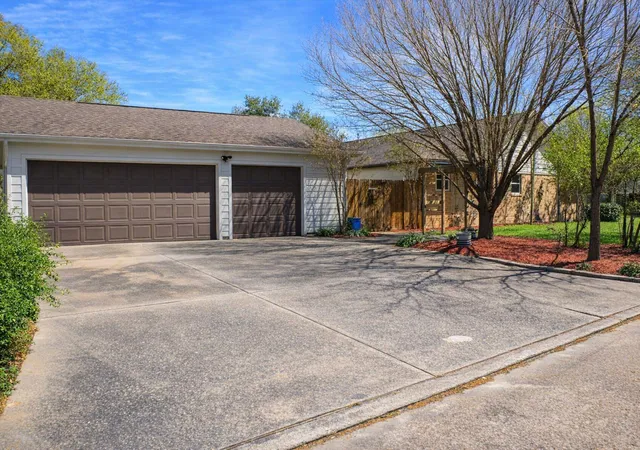 Photo 3 of Single family home for sale at 1912 Aggie Ln, League City, TX 77573 | MLS# 32161947 | Listing updated on 2026-09-02