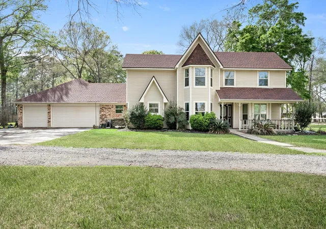 Photo 2 of Single family home for sale at 306 Creekside Loop, Sour Lake, TX 77659 | MLS# 63873343 | Listing updated on 2026-09-16