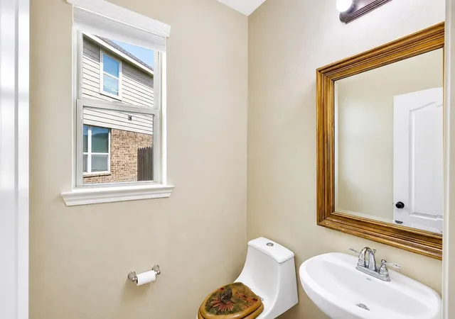Photo 4 of Single family home for sale at 17206 Upper Ridge Ln, Humble, TX 77346 | MLS# 87870838 | Listing updated on 2026-09-15