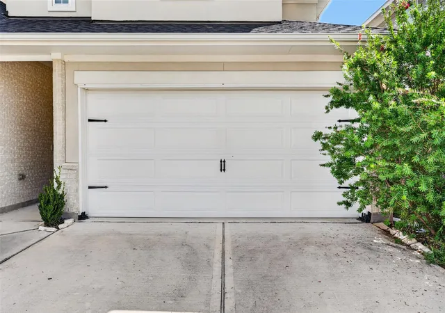 Photo 3 of Single family home for sale at 4103 Sherman Oak Ln, Fulshear, TX 77441 | MLS# 21182365 | Listing updated on 2026-09-12