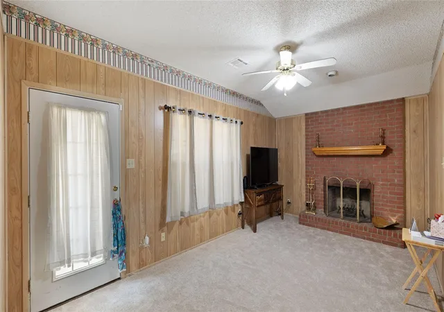 Photo 4 of Single family home for sale at 2116 Easy St, Waco, TX 76704 | MLS# 27409918 | Listing updated on 2026-09-19
