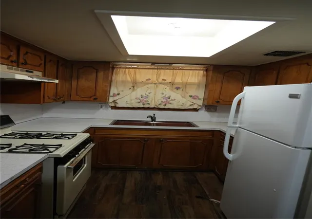 Photo 3 of Sale Pending at 1439 Saddle Rock Dr, Houston, TX 77088 | MLS# 26530816 | Listing updated on 2026-09-16