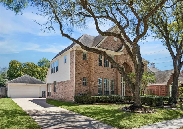 Photo 3 of Single family home for sale at 1207 Ellcreek Ct, Sugar Land, TX 77479 | MLS# 44203568 | Listing updated on 2026-09-12