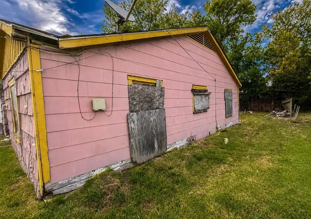 Photo 2 of Single family home for sale at 6605 Goforth St, Houston, TX 77021 | MLS# 24846937 | Listing updated on 2026-09-10