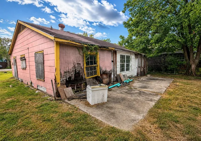 Photo 3 of Single family home for sale at 6605 Goforth St, Houston, TX 77021 | MLS# 24846937 | Listing updated on 2026-09-10