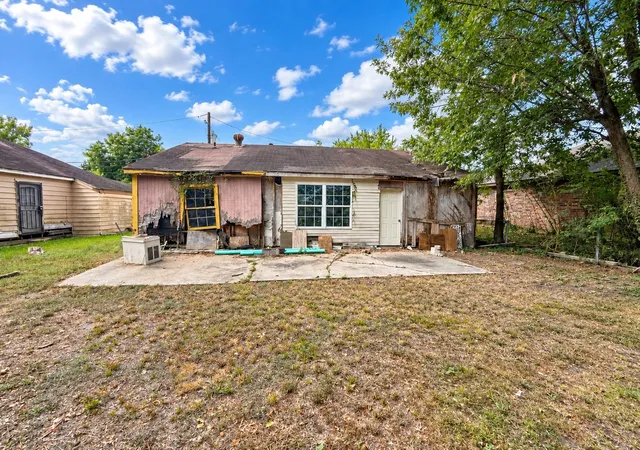 Photo 4 of Single family home for sale at 6605 Goforth St, Houston, TX 77021 | MLS# 24846937 | Listing updated on 2026-09-10