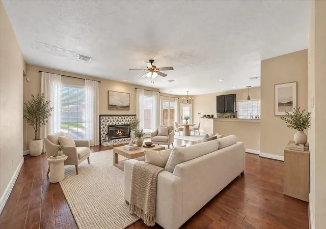 Photo 3 of Single family home for sale at 1350 Remington Crst Dr, Houston, TX 77094 | MLS# 12241906 | Listing updated on 2026-10-03