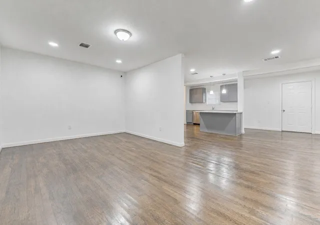 Photo 3 of Single family home for sale at 907 Whitaker Ave, Pasadena, TX 77506 | MLS# 54100570 | Listing updated on 2026-09-24