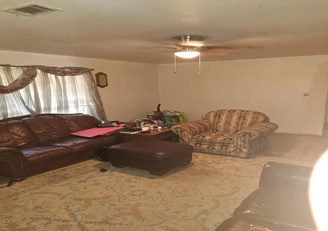 Photo 3 of Single family home for sale at 102 Amanda St, Conroe, TX 77304 | MLS# 70584799 | Listing updated on 2026-09-18