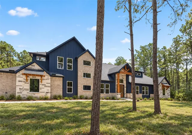 Photo 2 of Single family home for sale at 15646 Forest Grv Dr, Willis, TX 77378 | MLS# 95382132 | Listing updated on 2026-09-21