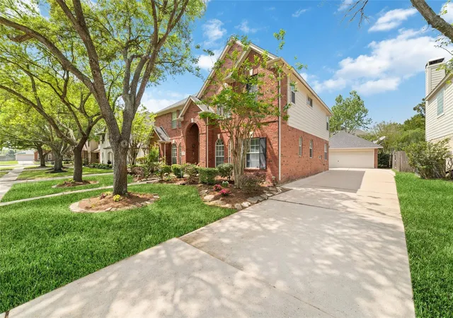 Photo 3 of Single family home for sale at 22406 Piper Ter Ln, Katy, TX 77450 | MLS# 75527180 | Listing updated on 2026-09-06