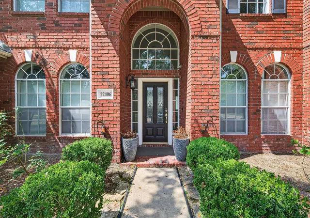 Photo 4 of Single family home for sale at 22406 Piper Ter Ln, Katy, TX 77450 | MLS# 75527180 | Listing updated on 2026-09-06
