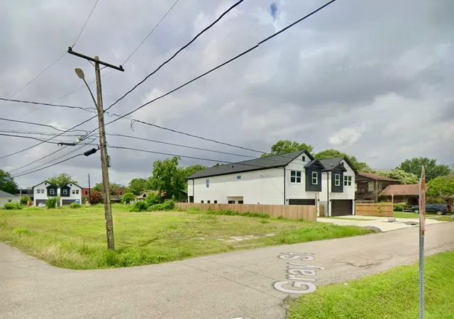 Photo 3 of Sale Pending at 3110 Gray St, Houston, TX 77004 | MLS# 32131488 | Listing updated on 2026-10-08