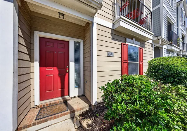 Photo 1 of Townhouse for sale at 3208 Chenevert St, Houston, TX 77004 | MLS# 57346078 | Listing updated on 2026-10-04