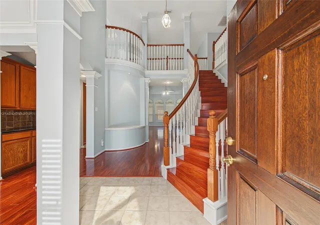 Photo 4 of Single family home for sale at 219 Nina Ln W, Stafford, TX 77477 | MLS# 25581077 | Listing updated on 2026-10-04