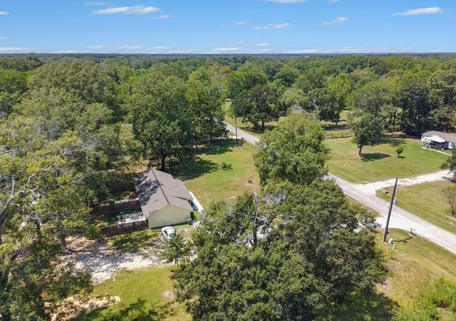 Listing Photo 2 - Condo for sale in building located at 217 County Rd 436, Dayton, TX 77535 - Unit #