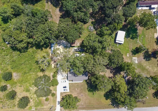 Listing Photo 5 - Condo for sale in building located at 217 County Rd 436, Dayton, TX 77535