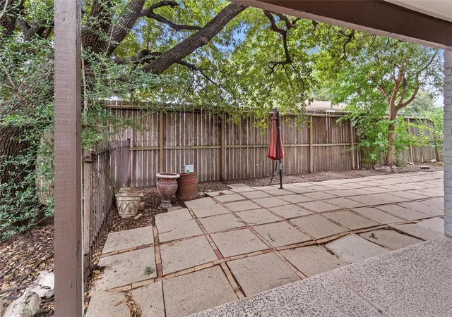 Photo 3 of Single family home for sale at 11302 Piping Rock Dr, Houston, TX 77077 | MLS# 70030609 | Listing updated on 2026-09-24