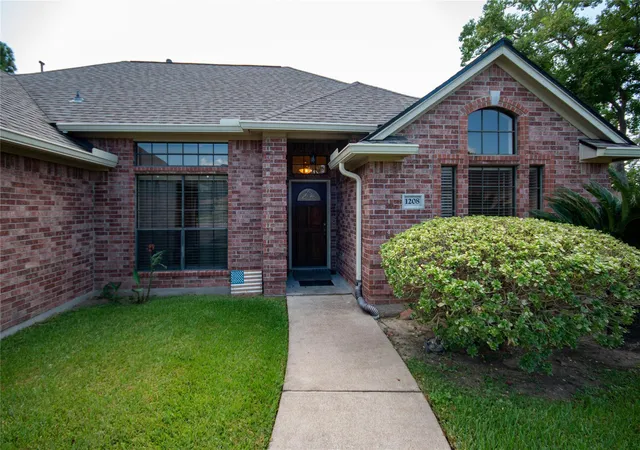 Photo 2 of Sale Pending at 1208 Parkwest St, Texas City, TX 77591 | MLS# 80612160 | Listing updated on 2026-10-10