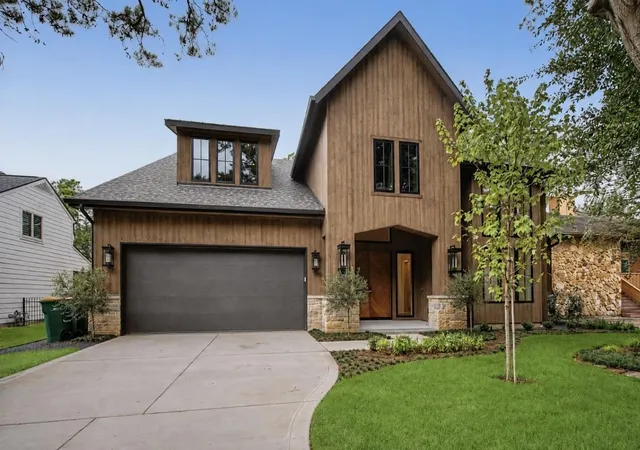 Single family home for sale at 45 Huntsmans Horn Cir, The Woodlands, TX 77380 | MLS# 6939276 | Listing updated on 2026-09-05