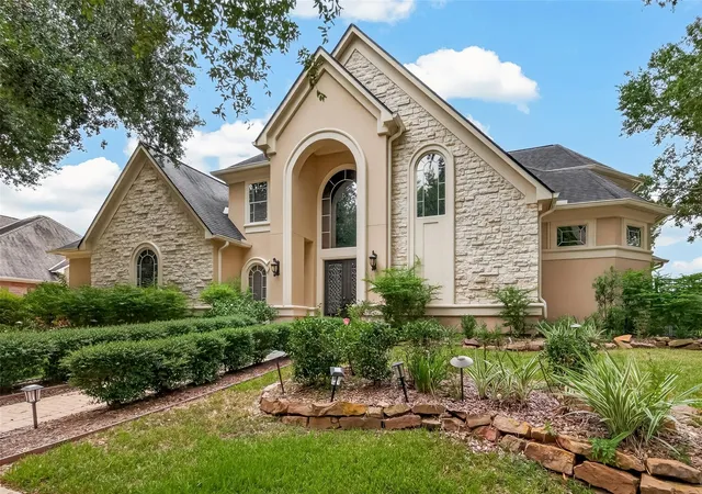 Photo 3 of Mansion for sale at 14 Sullivans Landing, Missouri City, TX 77459 | MLS# 84695768 | Listing updated on 2026-09-12