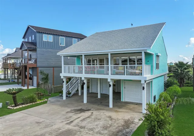 Photo 1 of Single family home for sale at 4112 Isla Del Sol Dr, Galveston, TX 77554 | MLS# 20045030 | Listing updated on 2026-09-10