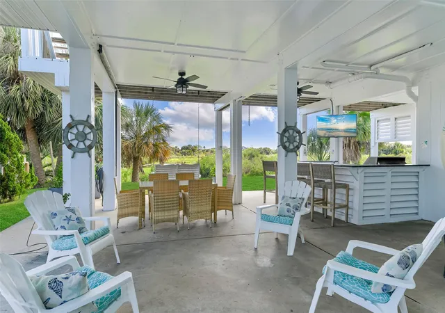 Photo 3 of Single family home for sale at 4112 Isla Del Sol Dr, Galveston, TX 77554 | MLS# 20045030 | Listing updated on 2026-09-10