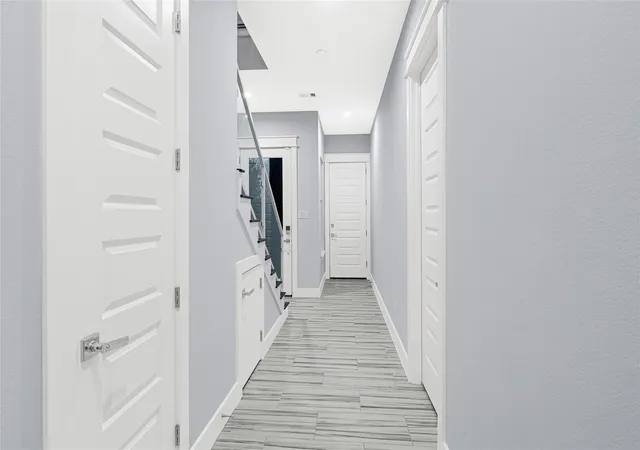 Photo 3 of Single family home for sale at 6118 Truro St, Houston, TX 77007 | MLS# 81052136 | Listing updated on 2026-09-05