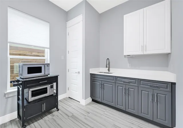Photo 4 of Single family home for sale at 6118 Truro St, Houston, TX 77007 | MLS# 81052136 | Listing updated on 2026-09-05
