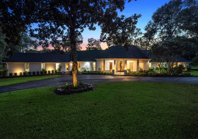 Photo 2 of Mansion for sale at 7003 Deerwood Dr, Richmond, TX 77406 | MLS# 80857196 | Listing updated on 2026-09-26