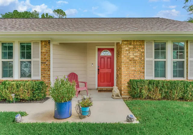 Photo 4 of Sale Pending at 15031 Port Cir, Willis, TX 77318 | MLS# 86887999 | Listing updated on 2026-09-17