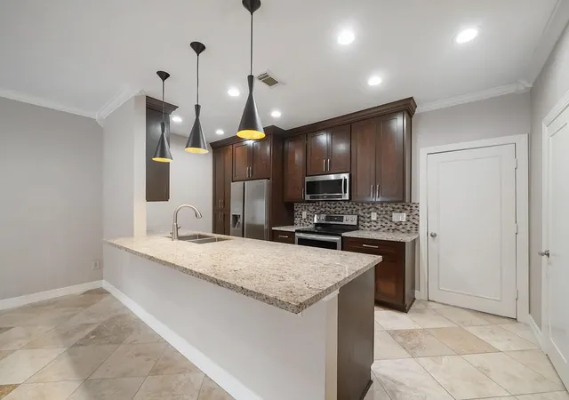 Photo 2 of Condo for sale at 6000 Reims Rd #2205, Houston, TX 77036 | MLS# 5577776 | Listing updated on 2026-09-06