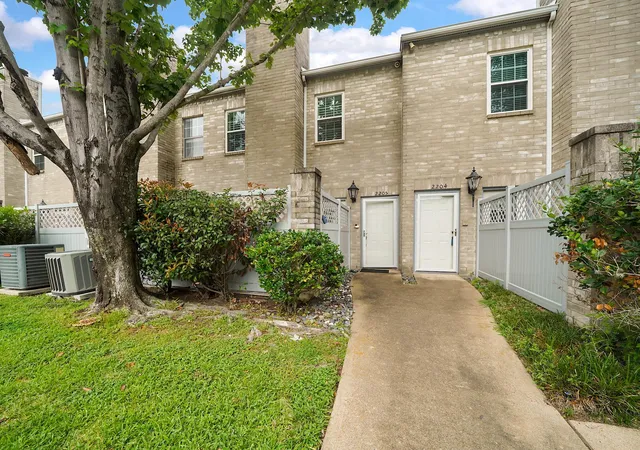Photo 3 of Condo for sale at 6000 Reims Rd #2205, Houston, TX 77036 | MLS# 5577776 | Listing updated on 2026-09-06