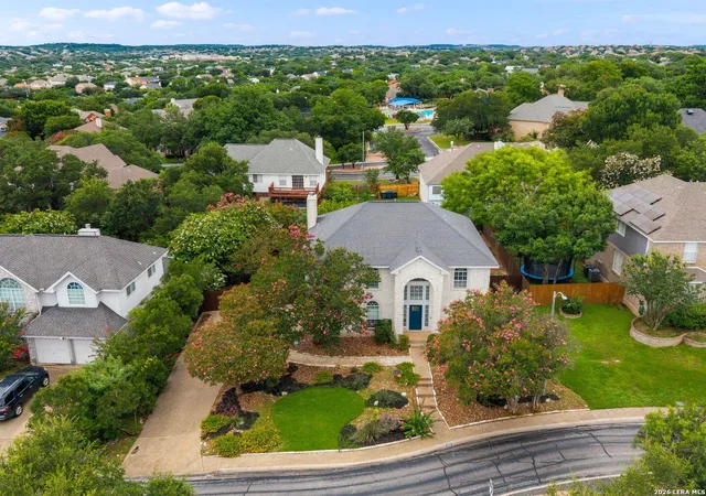 Photo 4 of Single family home for sale at 815 Stoneway Dr, San Antonio, TX 78258 | MLS# 53132777 | Listing updated on 2026-10-04