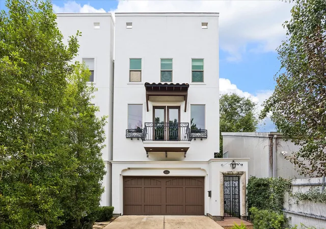 Photo 1 of Single family home for sale at 415 Reinerman St #B, Houston, TX 77007 | MLS# 33014401 | Listing updated on 2026-10-09