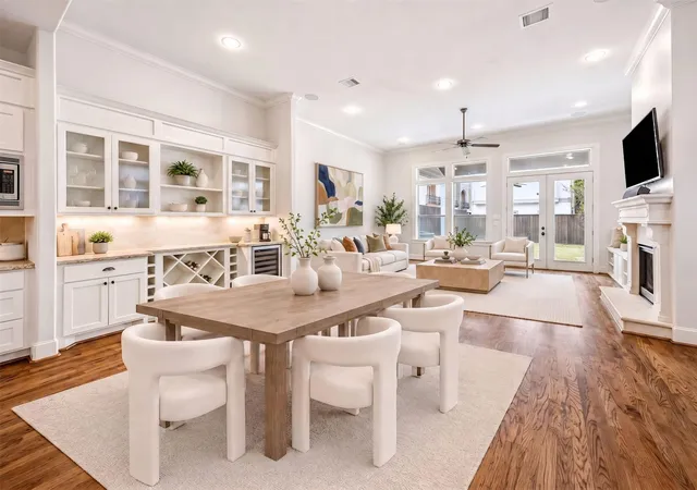 Photo 2 of Single family home for sale at 415 Reinerman St #B, Houston, TX 77007 | MLS# 33014401 | Listing updated on 2026-10-09