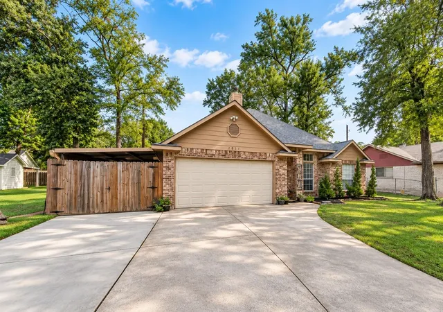 Photo 2 of Single family home for sale at 2814 Skimmer Way, Crosby, TX 77532 | MLS# 40554370 | Listing updated on 2026-09-11