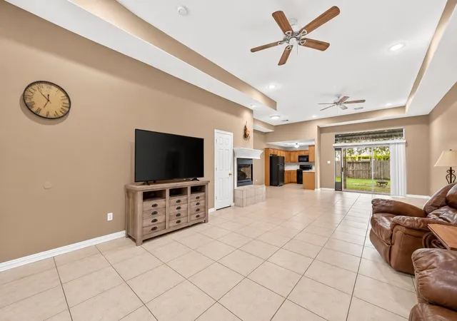 Photo 4 of Single family home for sale at 2814 Skimmer Way, Crosby, TX 77532 | MLS# 40554370 | Listing updated on 2026-09-11