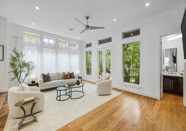Photo 3 of Single family home for sale at 1518 W Clay St, Houston, TX 77019 | MLS# 15317082 | Listing updated on 2026-09-08