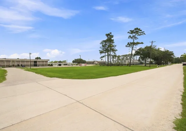 Photo 1 of Land for sale at 0 Hollywood St, Dickinson, TX 77539 | MLS# 92896206 | Listing updated on 2026-09-24