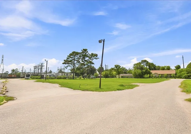 Photo 4 of Land for sale at 0 Hollywood St, Dickinson, TX 77539 | MLS# 92896206 | Listing updated on 2026-09-24