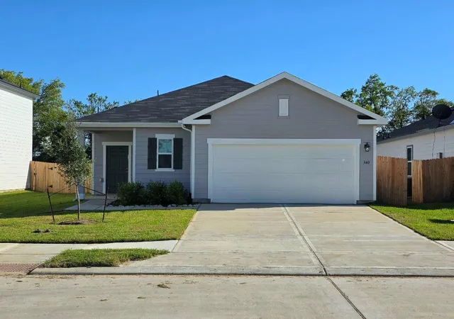 Photo 1 of Sale Pending at 340 Stone Xing Dr, Liberty, TX 77575 | MLS# 74279778 | Listing updated on 2026-09-17
