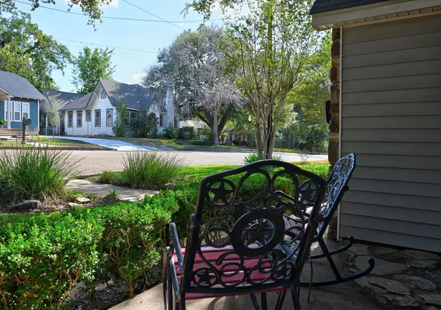 Photo 4 of Single family home for sale at 103 E Valverde St, Brenham, TX 77833 | MLS# 71094397 | Listing updated on 2026-10-03