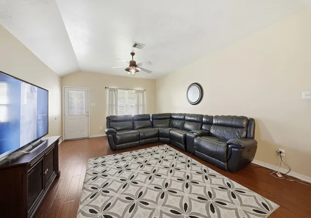 Photo 2 of Single family home for sale at 8915 Durham Manor Ln, Houston, TX 77075 | MLS# 94305877 | Listing updated on 2026-10-08